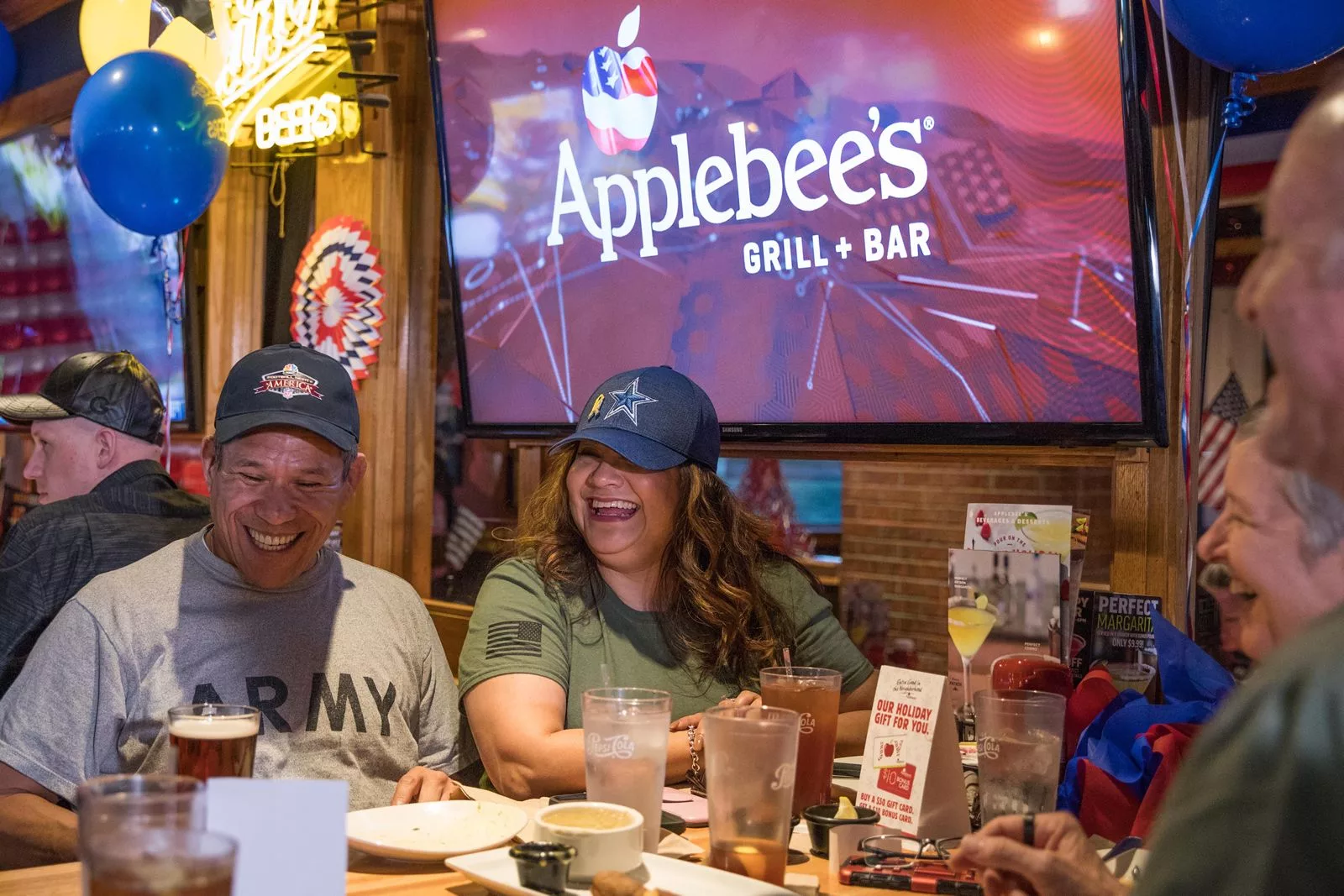 Applebees Honors Veterans Active Duty Military with Free Meals jpg